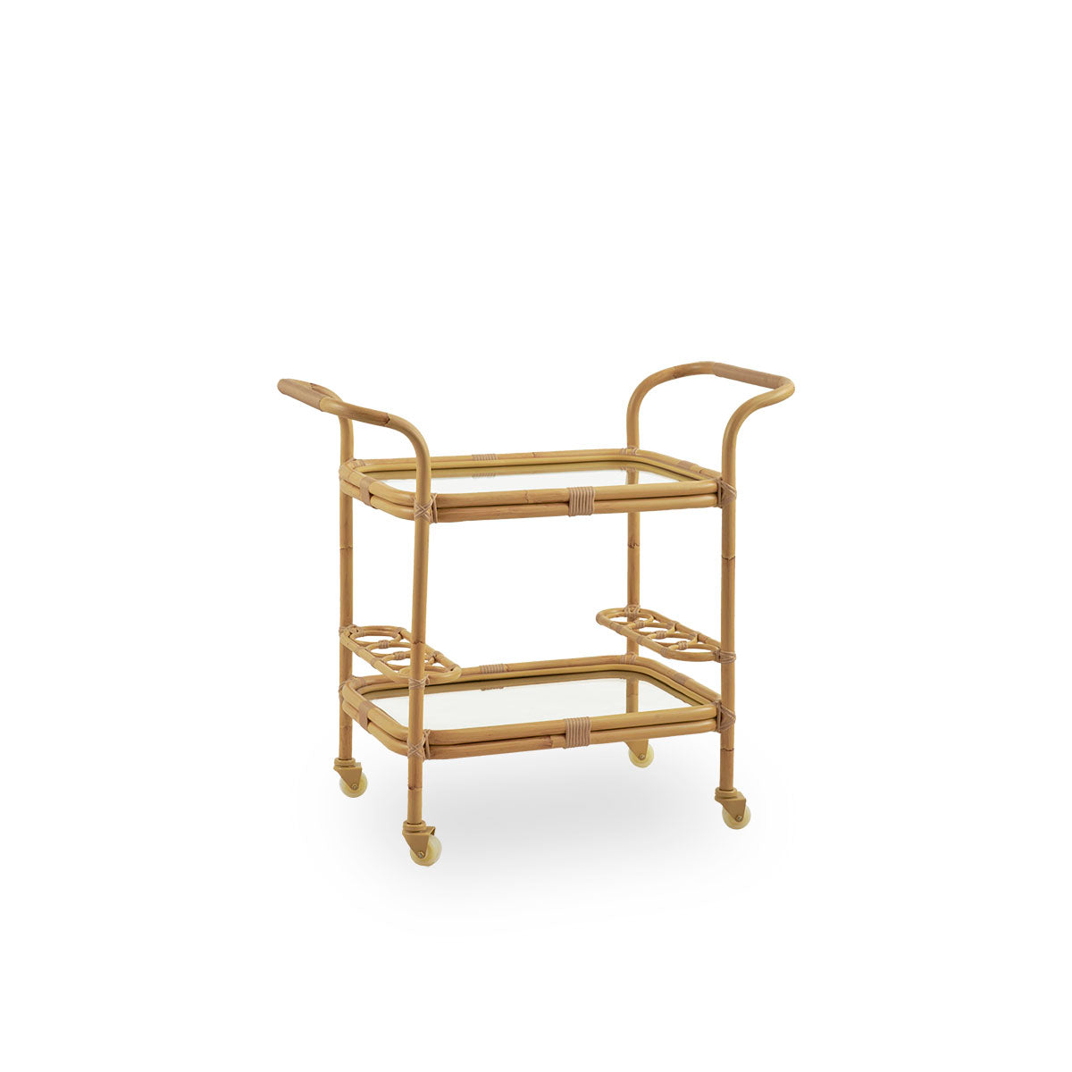 Seitenansicht des Carlo Outdoor-Barwagens, ein dekorativer und praktischer Wagen für den Außenbereich. Der Wagen hat einen Aluminiumrahmen im handbemalten Rattan-Look mit handgefertigten ArtFibre-Details, die ihn zu einer gemütlichen Ergänzung für Außenbe