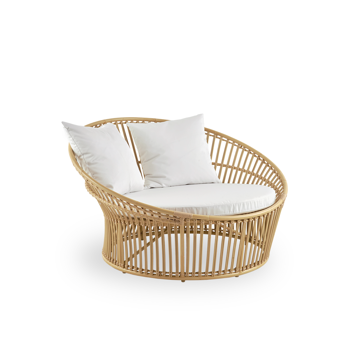 Seitenansicht des Olympia Nest Exterior, luxuriöses dänisches Design Outdoor-Liebesnest mit offenem Geflecht und gebogener Rückenlehne. Aluminiumrahmen im Rattan-Look mit ArtFibre-Umschlingungen.