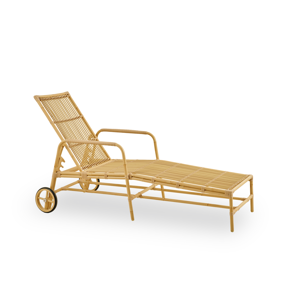 Seitenansicht der Josephine Sonnenliege mit verstellbarer Rückenlehne und Rädern für einfache Mobilität, Aluminiumrahmen in handbemaltem Rattan-Look mit ArtFibre-Umschlingungen.