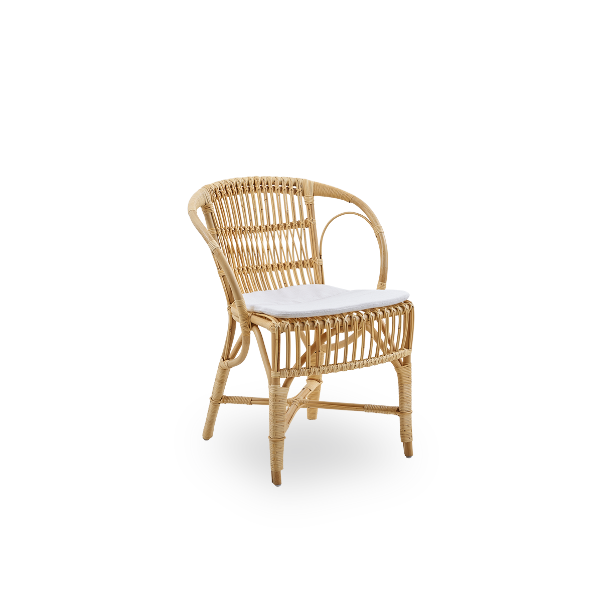 Seitenansicht des Robert Essstuhls in Naturfarbe, entworfen von Robert W. Eleganter Korbstuhl, handgefertigt aus hochwertigem indonesischem Rattan.